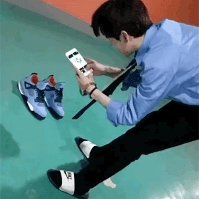 老了以后的白敬亭,白敬亭奶蓝小白鞋