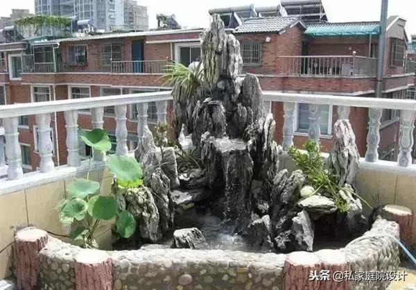 阳台角落鱼池假山流水景观制作,庭院假山鱼池景观设计效果图