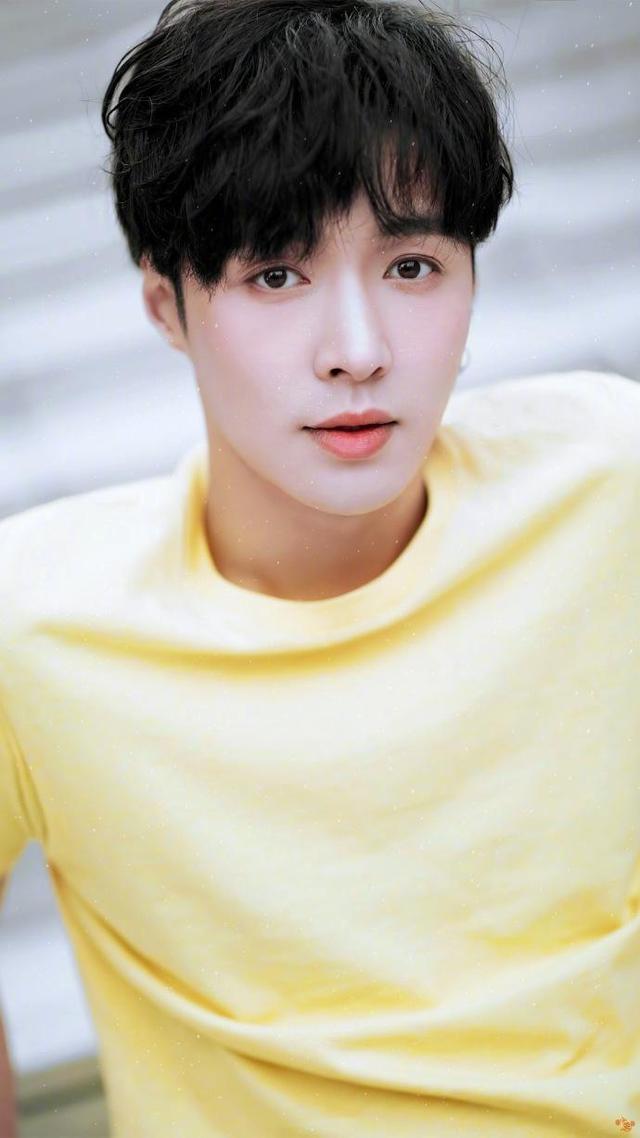 张艺兴初心不改理想不灭,张艺兴努力和梦想已经刻进骨子里