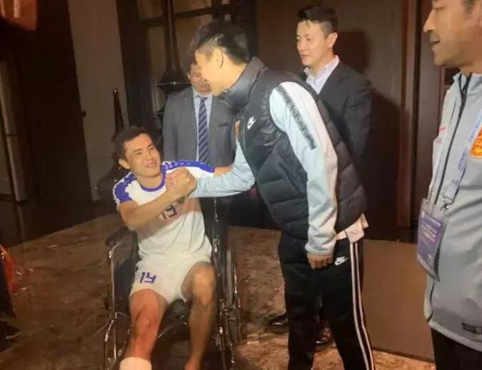 *力暴**足球？以此为荣？中国足球文化让人质疑