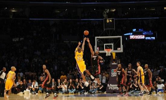 三角进攻为什么只有乔丹科比能用,乔丹科比对三角进攻的理解