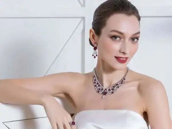 世界十大项链品牌宝格丽,奢侈品手镯排行榜前十名宝格丽