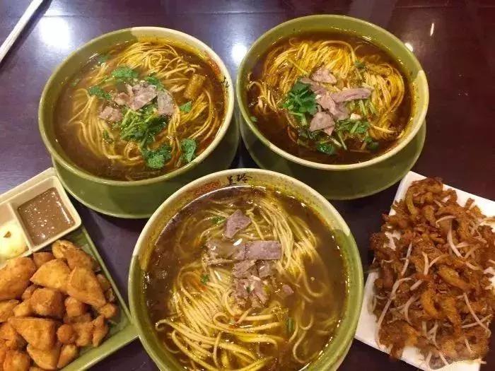 天津特色小吃被称为津门三绝 (天津风味小吃中的三绝之一)