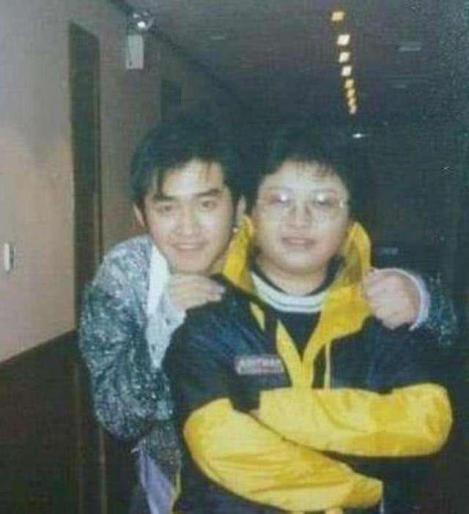 许志安和韩红接吻图片,韩红喜欢过栾树