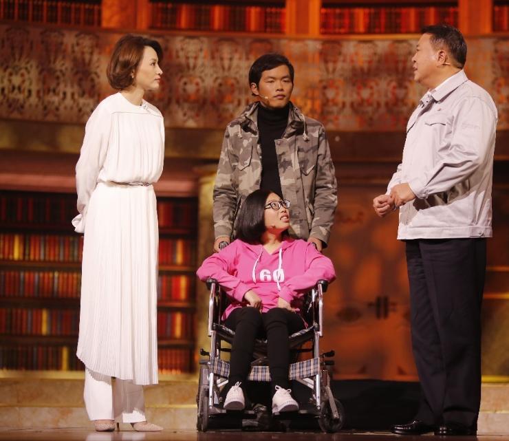 小伙身揣200带绝症女友旅游,揣着200块带着绝症女友旅行