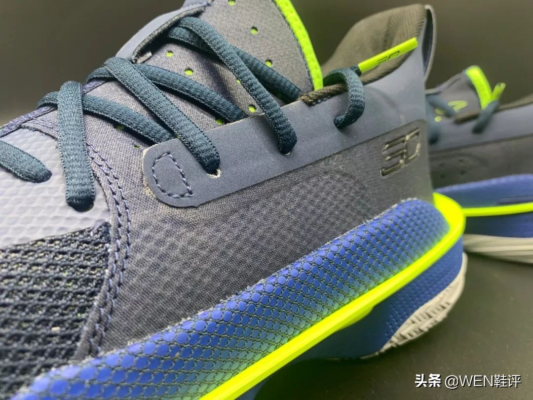 UA签约库里真用心，极为豪华的中底科技，致敬球迷的第七代战靴
