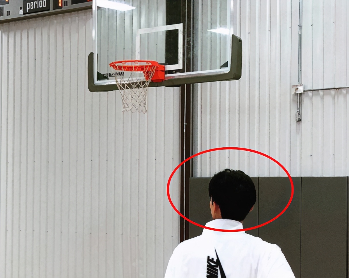 李现打篮球瞬间,两大顶流男神