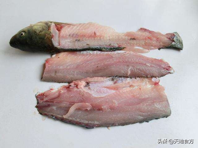 自己制作鱼丸怎么做才爽口q弹,自己做的鱼丸怎么不脆