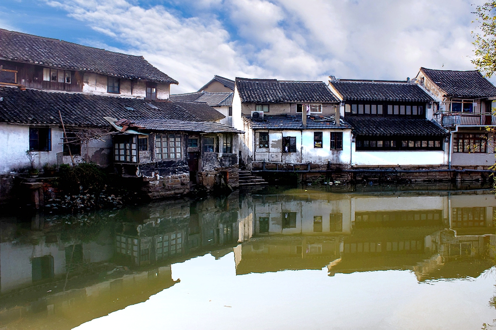 一座被人遗忘的乡村古宅,一座古村落