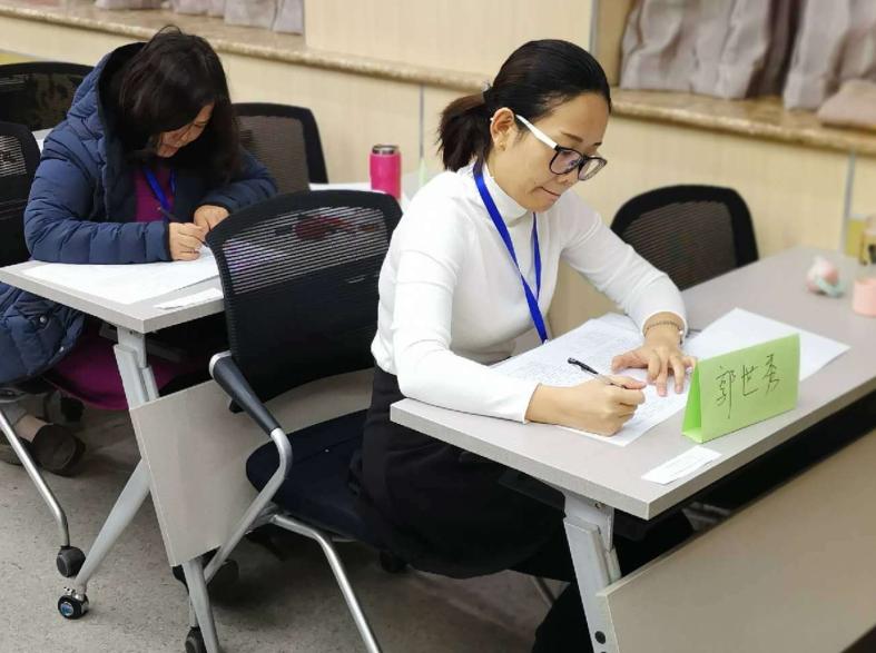 为什么现在报考教师的人少了,为什么报考教师资格证一直待审核