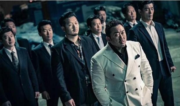 西装暴徒气场十足,电影里的西装痞帅高级感