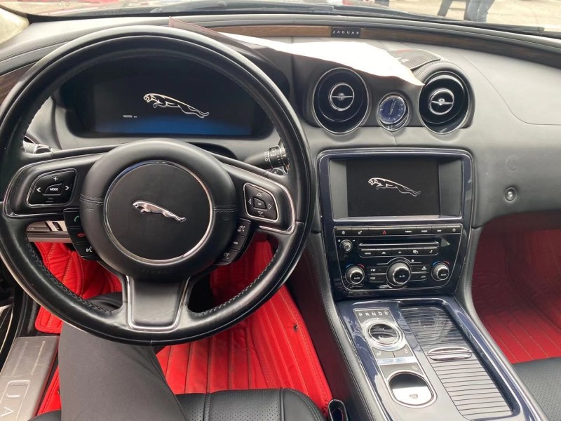 捷豹xjl为啥有的带小豹子,捷豹xj典藏版黑武士