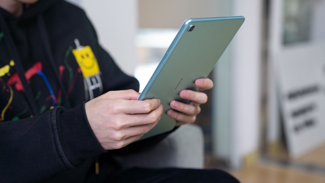 华为小米苹果平板电脑对比,华为目前最值得购买的平板电脑