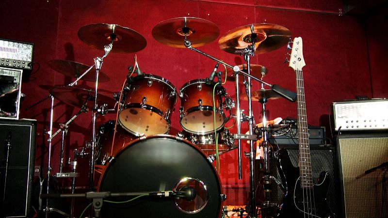 学习架子鼓好处的视频,老年人学架子鼓有什么好处