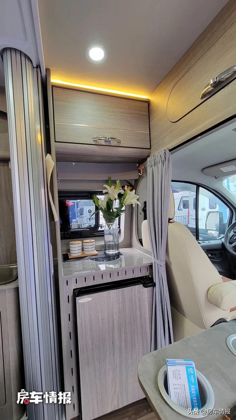 公认最好的三款房车10万元内,东风御风房车c型房车