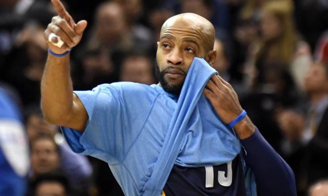 不止为扣篮而生！15个故事，致敬最伟大的15号球员