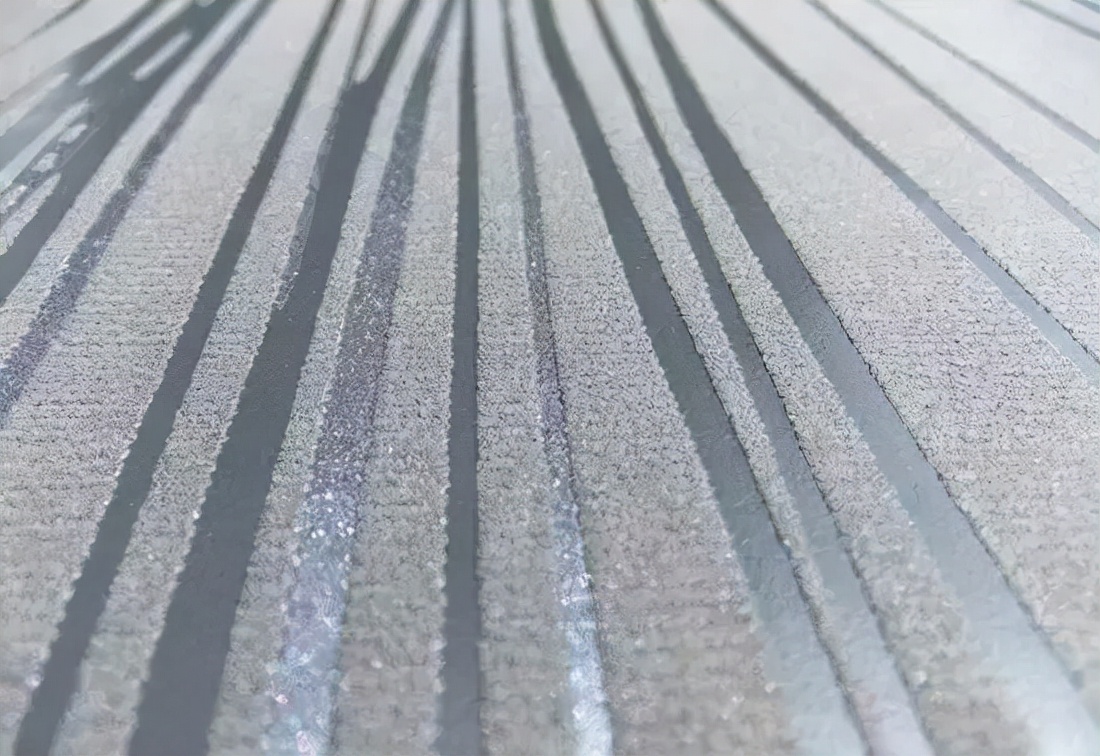 白墙有黑霉点怎么去除,白墙钉子洞怎么去除