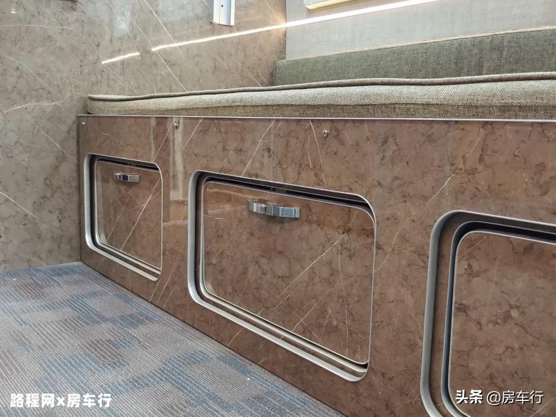 东风四驱挑战者越野房车试驾视频,东风挑战者四驱越野房车