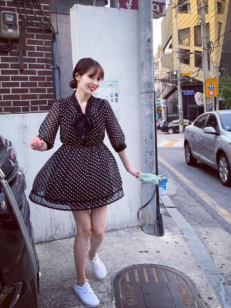 泫雅和男友秀恩爱视频,泫雅ins和男友晒牵手照大秀恩爱