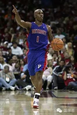 篮球比赛中有几个控球后卫,篮球的得分后卫位置