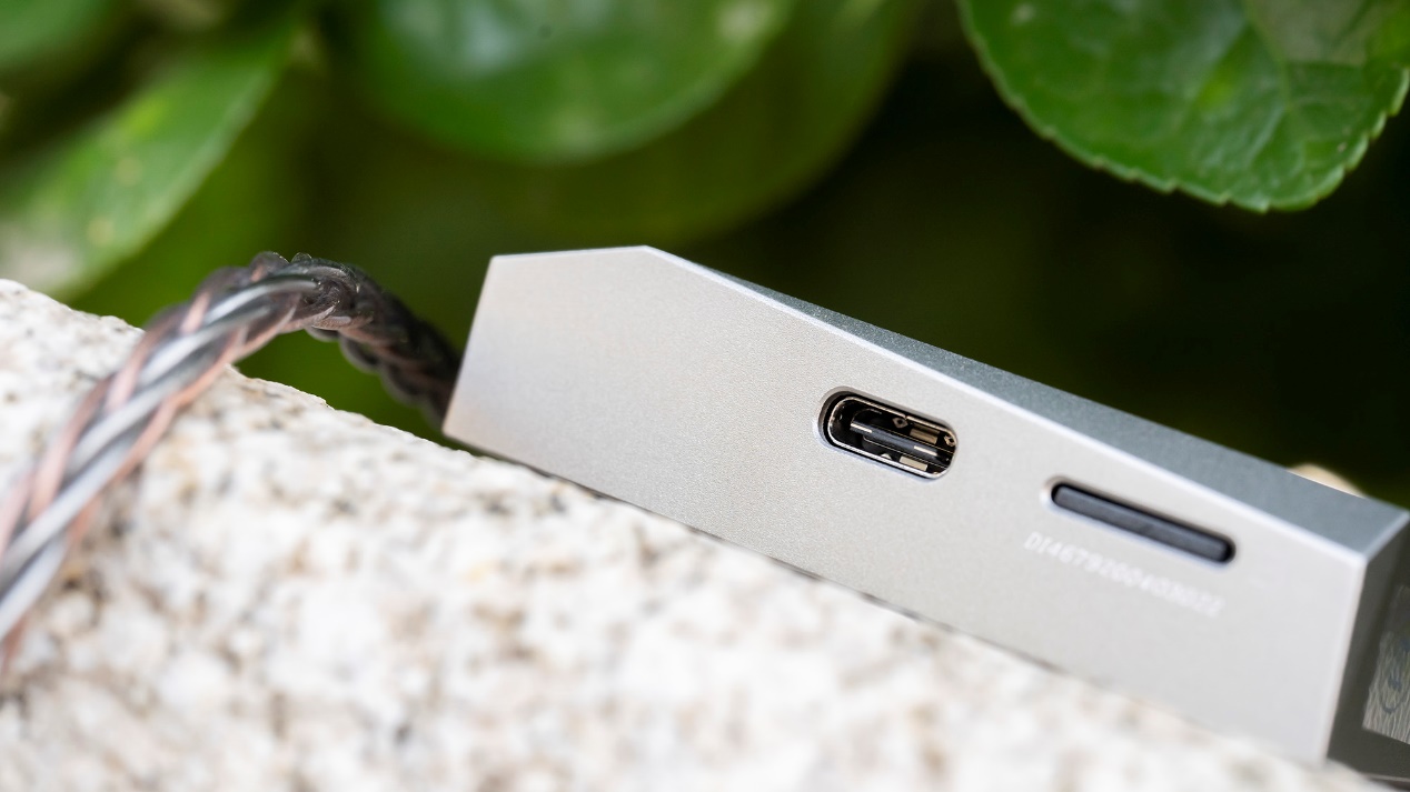 外观设计虐哭苹果手机的*放播**器使用起来什么感受？SR25使用分享