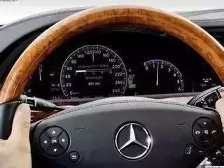 汽车开快了方向盘发抖是什么原因,车速120方向盘发抖是什么原因