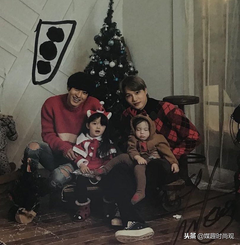 exo灿烈照顾小孩,exo演唱会互动朴灿烈撩腹肌