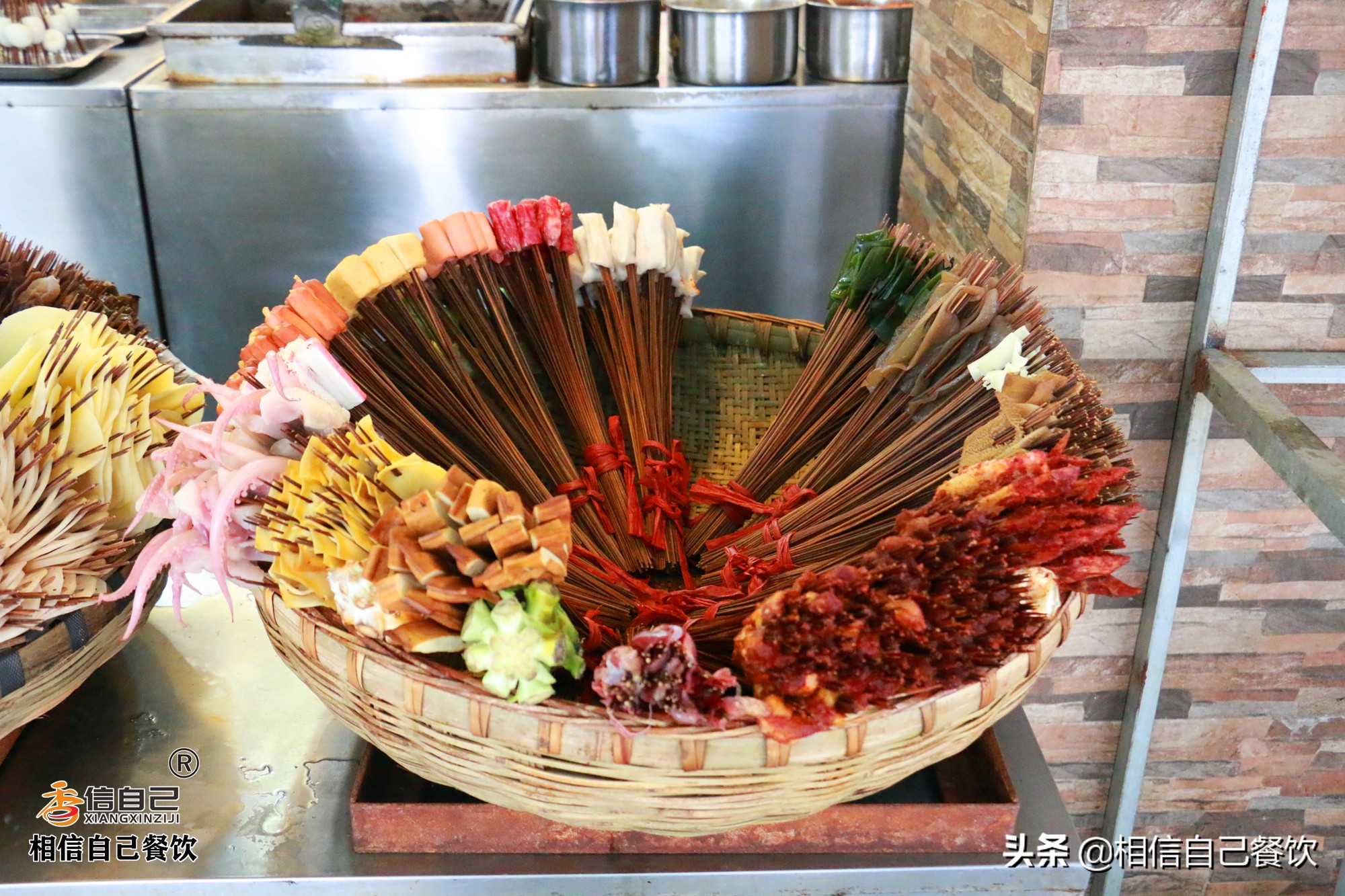 美食串串钵钵鸡加盟,串串香冷锅串串钵钵鸡有什么区别