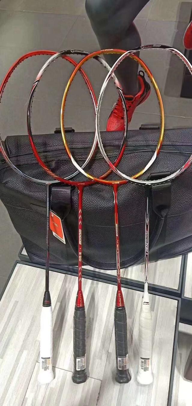 介绍李宁羽毛球拍的视频,李宁中端羽毛球拍合集