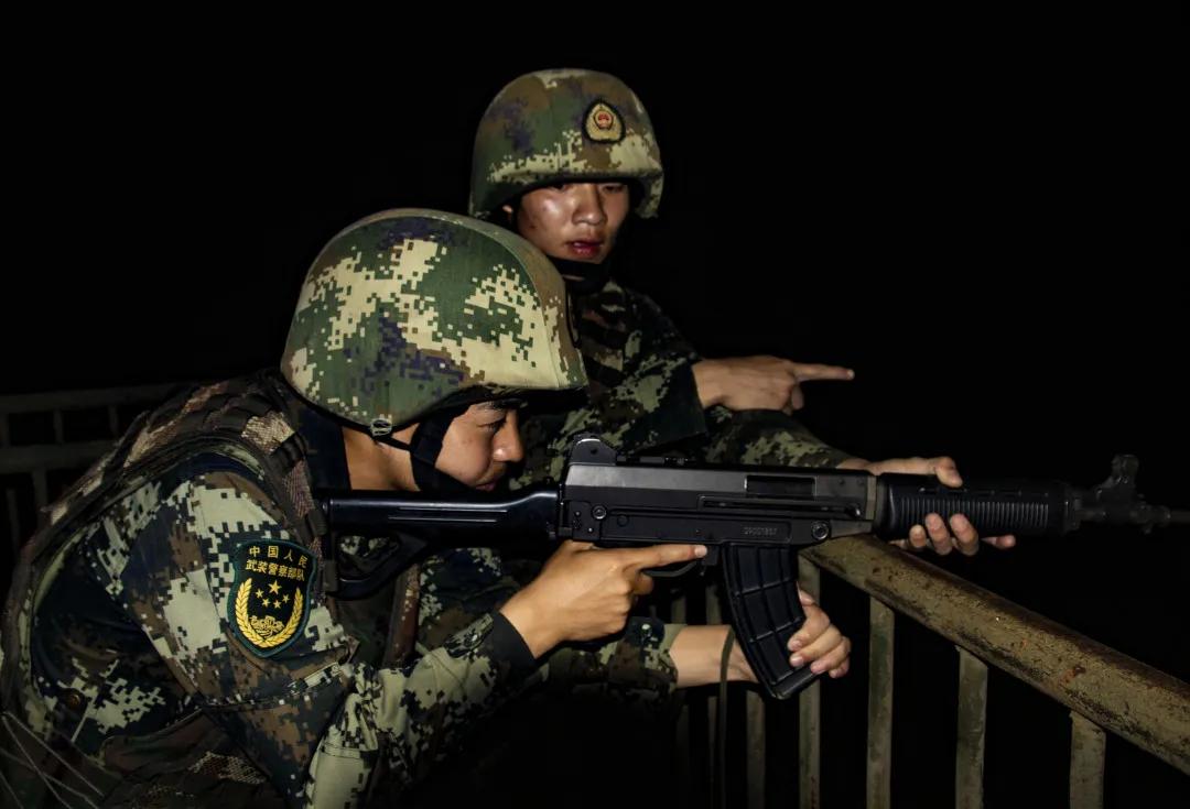 实弹射击训练中未爆弹,夜间实弹射击战术