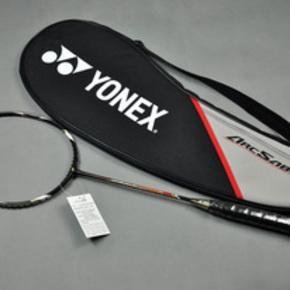 介绍羽毛球拍尤尼克斯,女生入门尤尼羽毛球拍