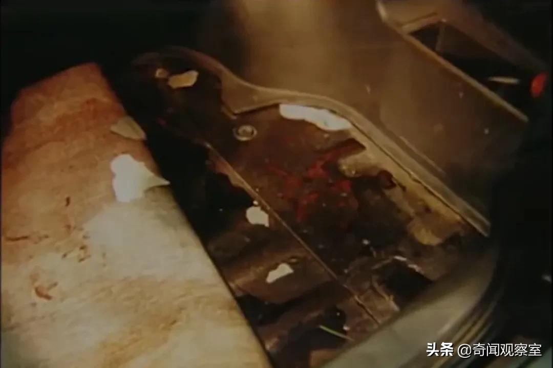 23岁年轻漂亮的女大学生，不为人知的另一面，从乖乖女到伴游女