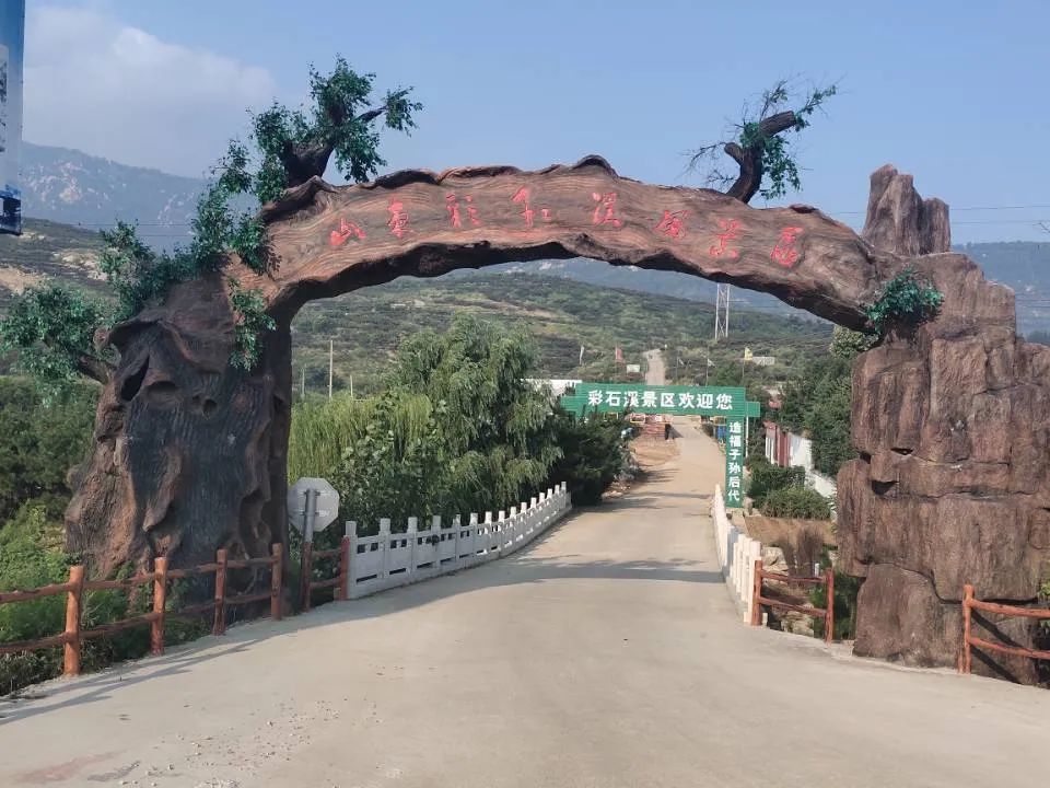 被央视打卡的梨花胜境，千亩白瓣状似雪花，济南莱芜区还有这些国家级景区不容错过！