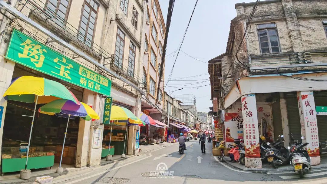 老照片中感受沧桑巨变,80年代的城市风貌老照片