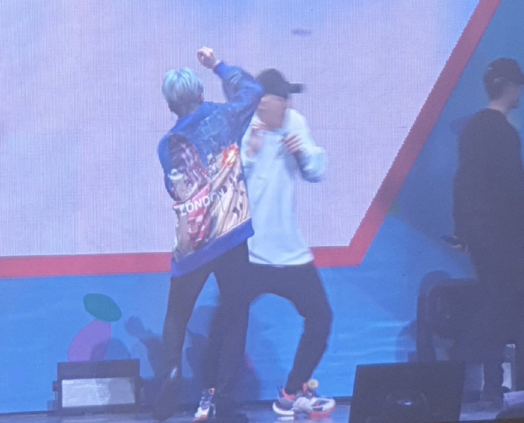 金珉锡寸头,朴灿烈金珉锡合照2017