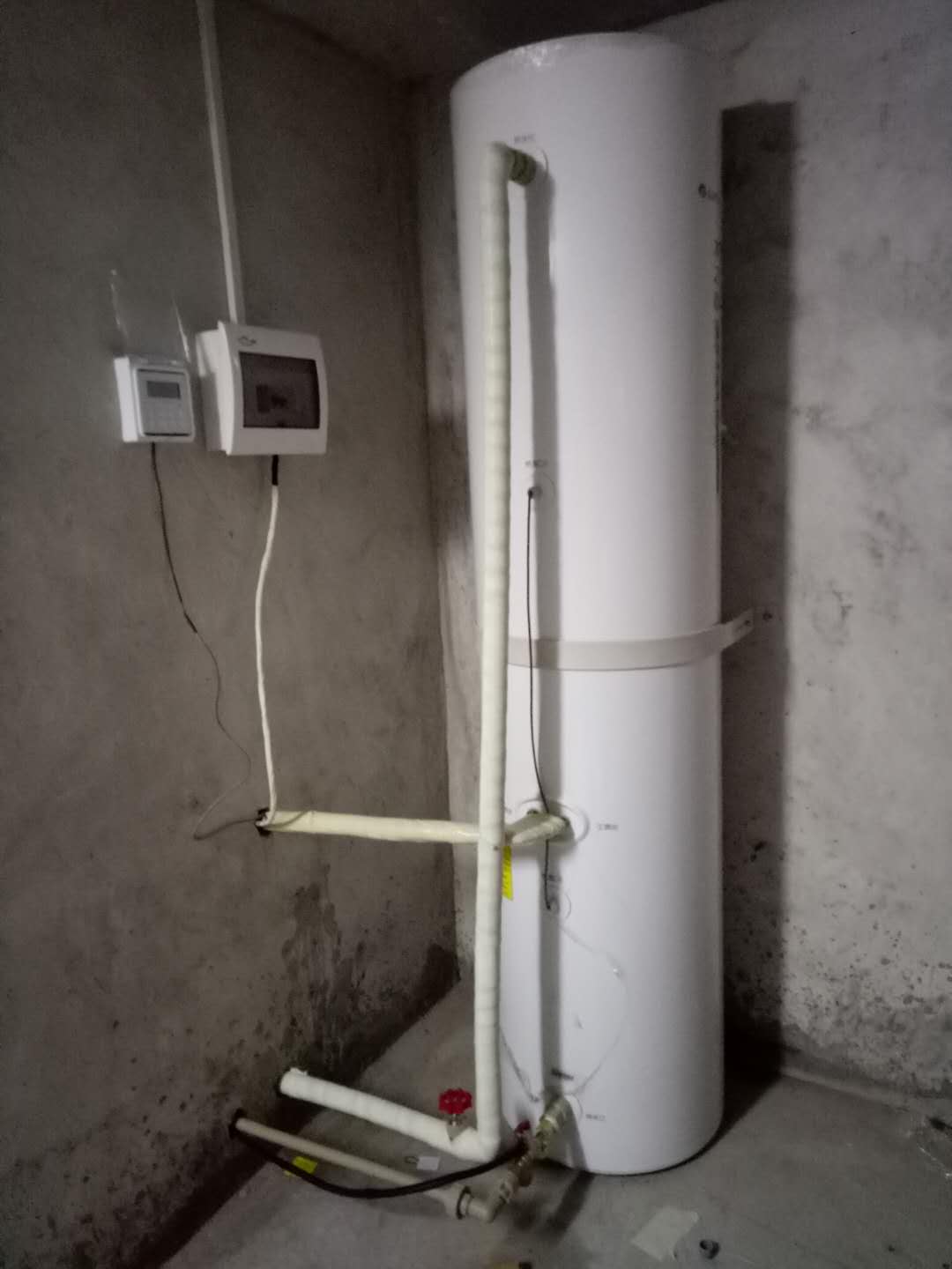 旧空调怎么做热水器,旧空调外机当散热器