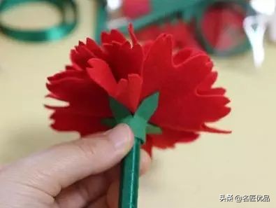 母亲节手工康乃馨简单又漂亮,母亲节适合给妈妈做的康乃馨手工