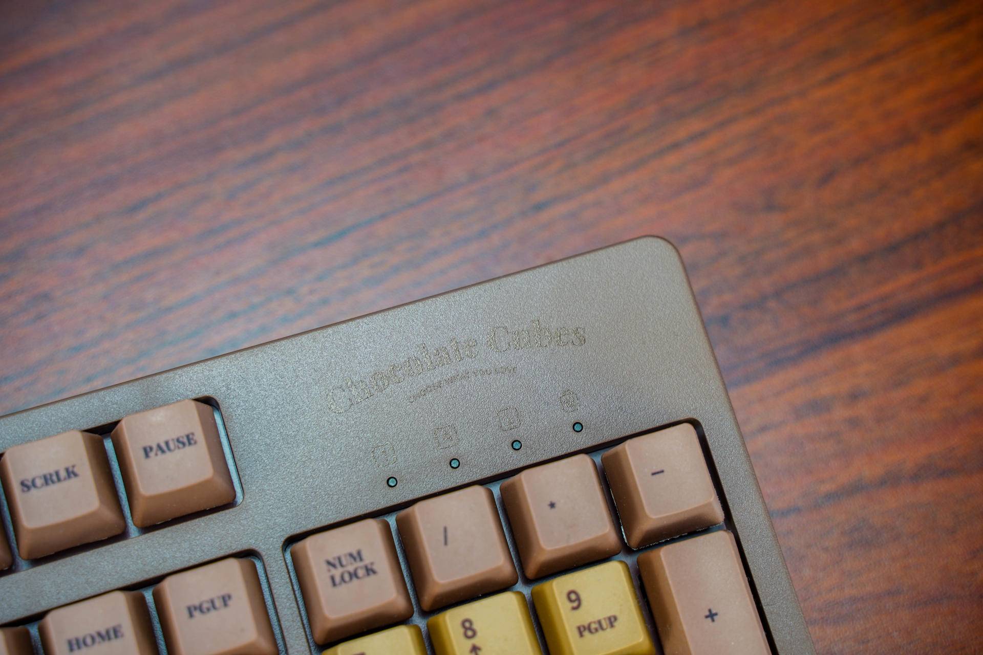 黑爵机械键盘ak993怎么样,黑爵ak33青轴机械键盘怎么样