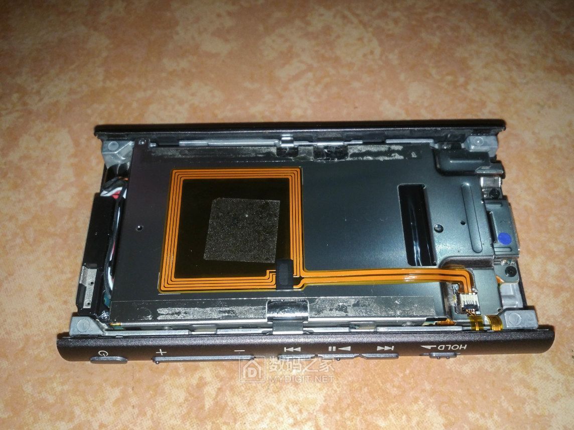 售价1000元的索尼NW-A45无损音乐*放播**器拆解！对比NW-A35主板图