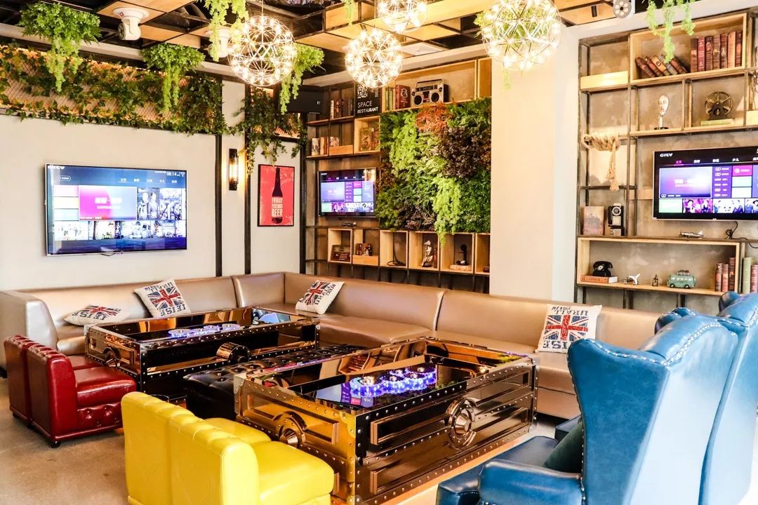 清远地标级KTV，坐拥网红时光隧道，还把热带雨林搬了过来