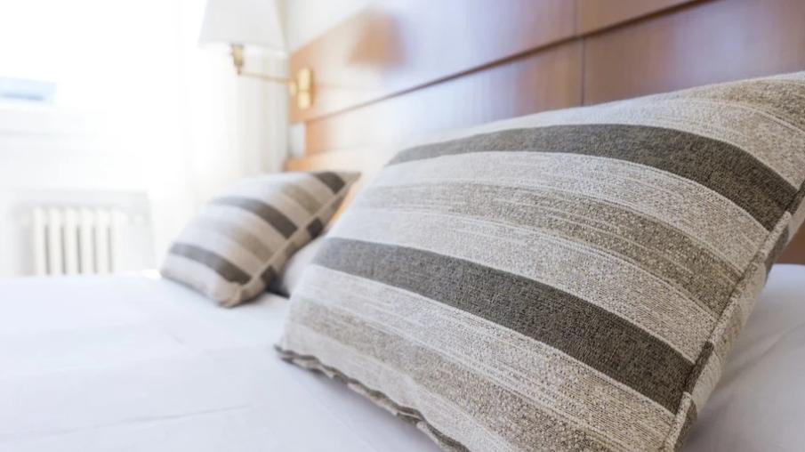 一个完善的酒店多少间客房合适,中档酒店的房间数量多少合适