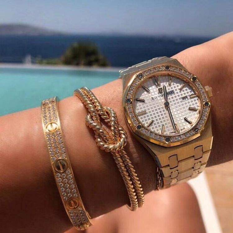 卡地亚满天星手镯哪国家最便宜 (卡地亚手镯满天星选宽版还是窄版)