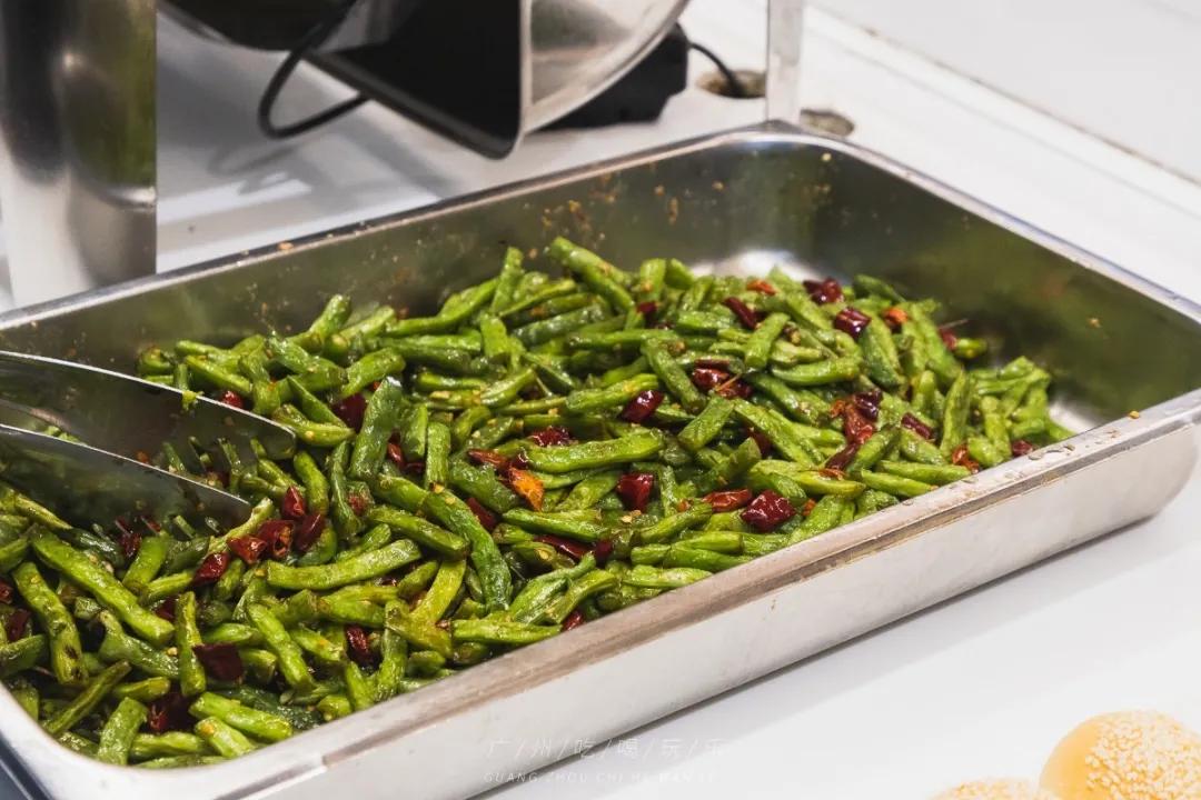 天平架素食自助餐,15元吃素食自助餐