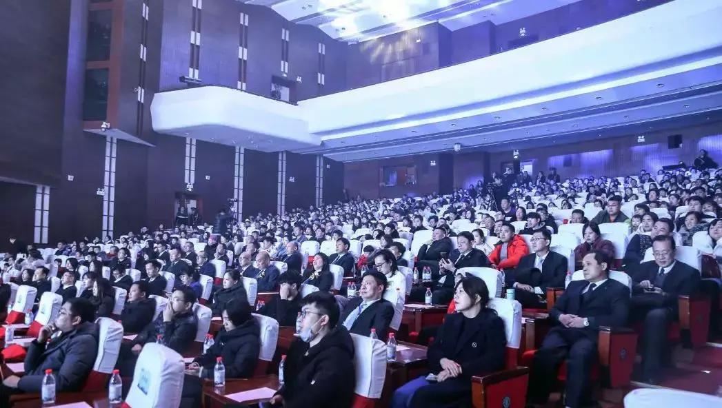 让中原鉴恒心｜恒达集团品牌发布会耀世开启，与时代共鉴！