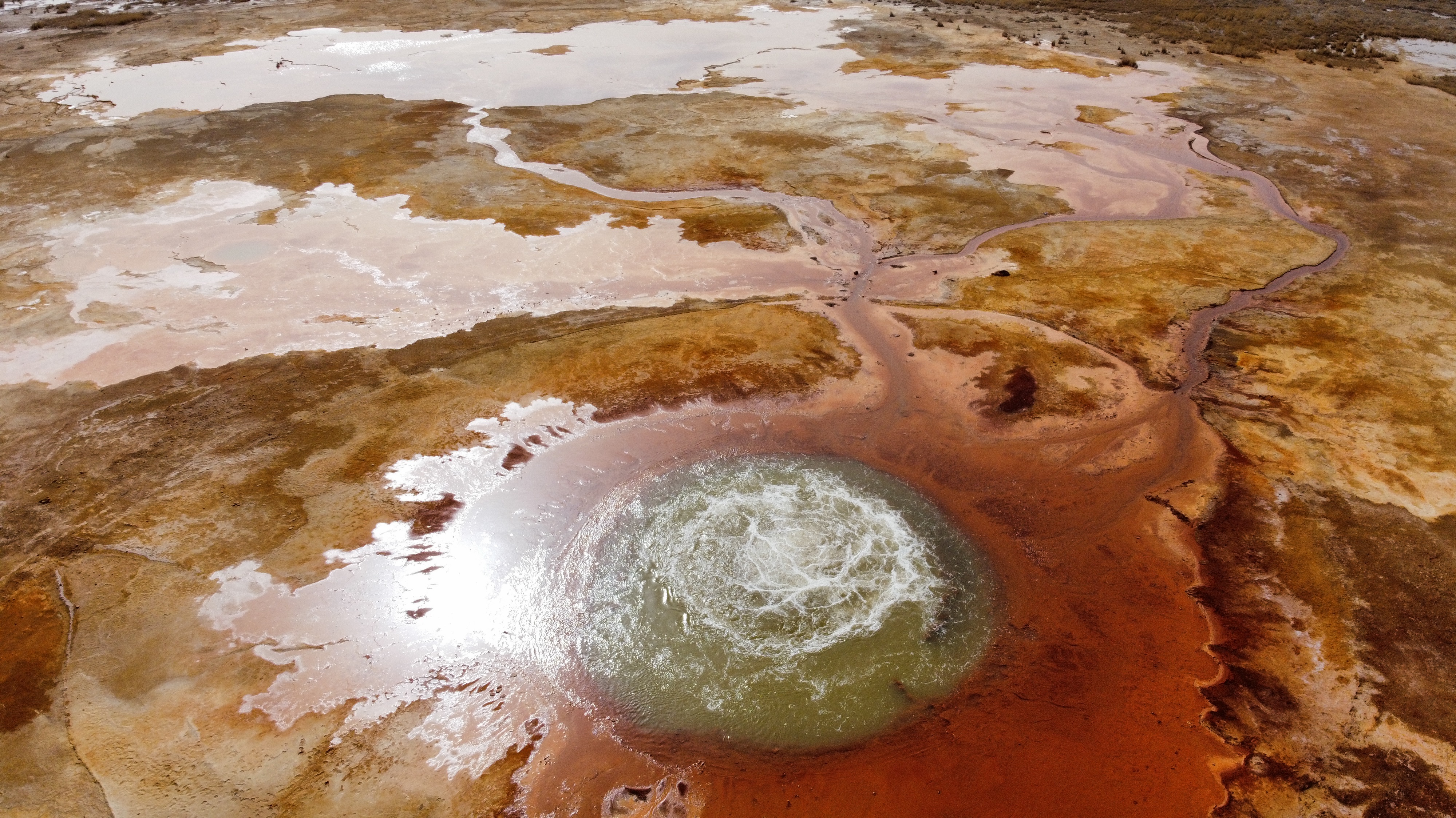 恶魔之眼艾肯泉,恶魔之眼艾肯泉结构