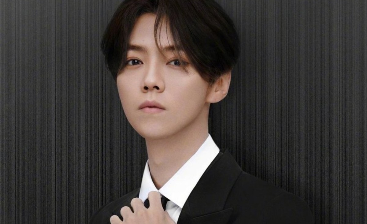 鹿晗夜店玩咖实锤,鹿晗关晓彤深夜与好友酒吧聚会