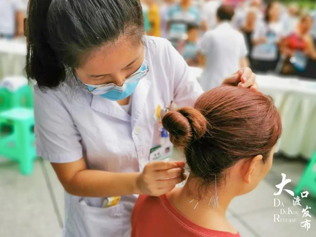 中国医师节致敬基层医务工作者,中国医师节致敬所有医护人员