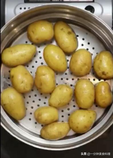 恩施炕土豆的做法,恩施土豆炕饭