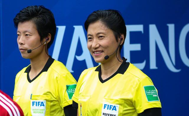 女足世界杯喀麦隆判罚,世界杯女足裁判出错