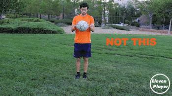 足球颠球多久可以颠倒10个,颠球的几个要素